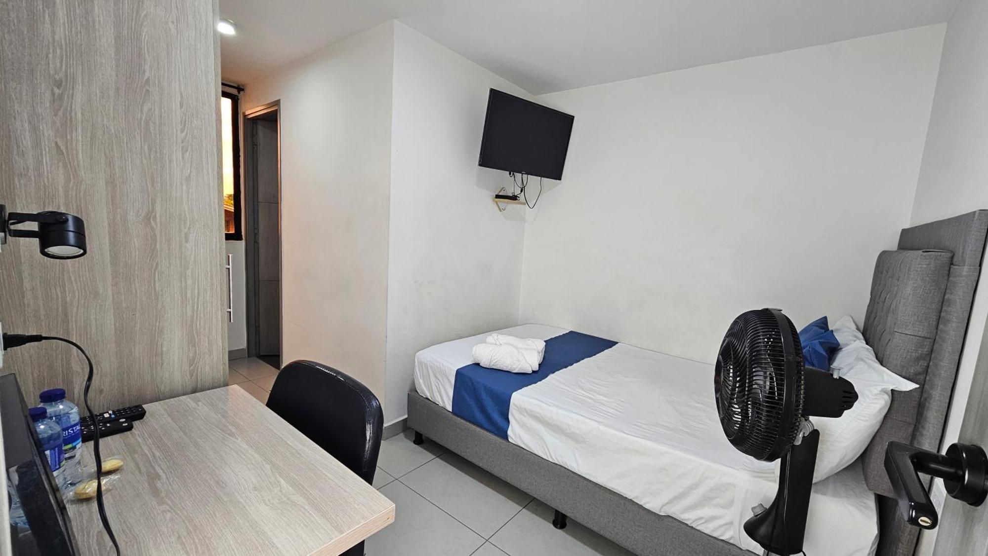Andaliving Campo Valdes Hospedaje Medellin Ngoại thất bức ảnh